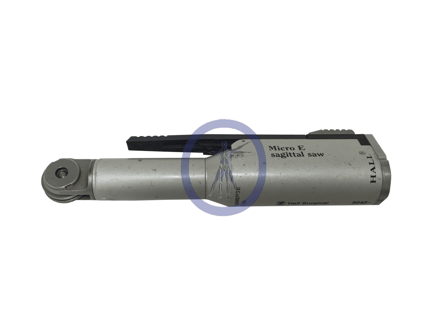 A picture of the side view of a silver hand held torque wrench.